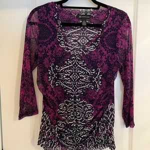 Ladies top.  Like new.